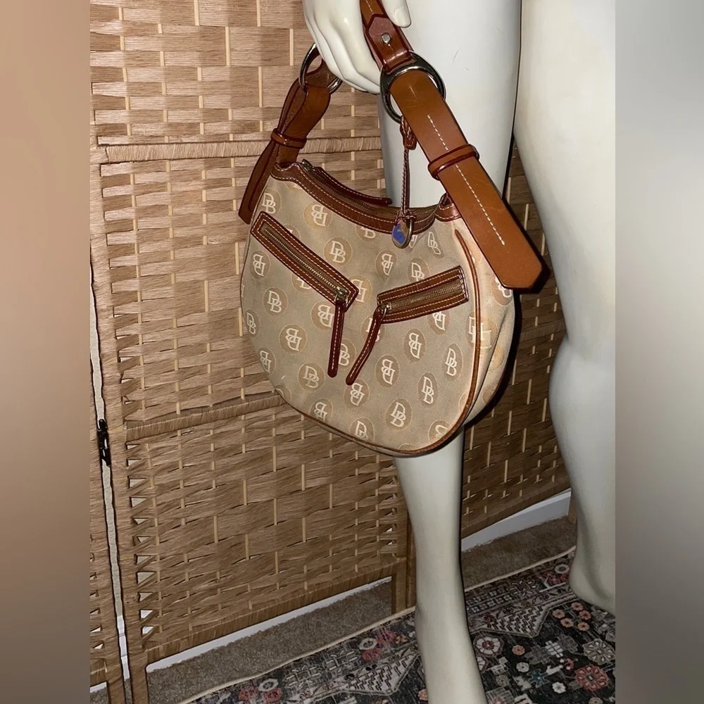 Dooney & Bourke Bag Signature Logo Hobo Shoulder Bag Dooney Shoulder Bag 🔥